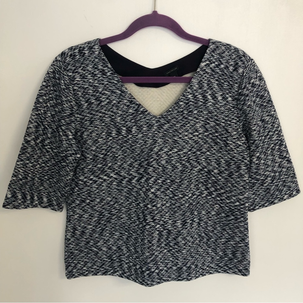ANN TAYLOR Women’s Heathered Blue/White V-Neck Cropped Top Sz M
